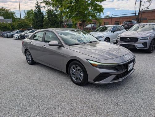 Metal 2024 Hyundai ELANTRA SEL