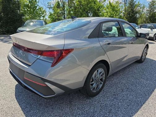 Metal 2024 Hyundai ELANTRA SEL