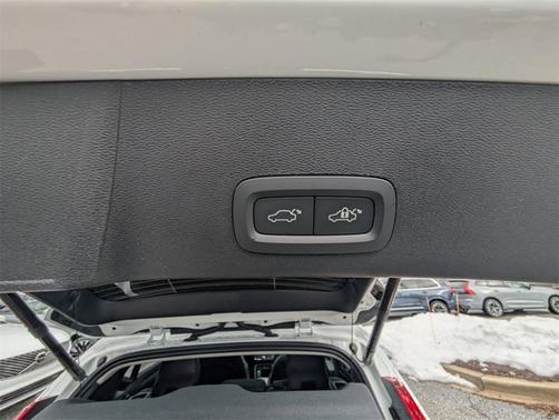 2026 Volvo XC40 B5 Core