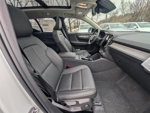 2026 Volvo XC40 B5 Core