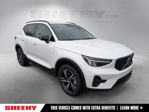 2026 Volvo XC40 B5 Core