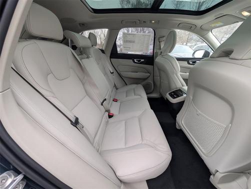 2026 Volvo XC60 B5 Ultra