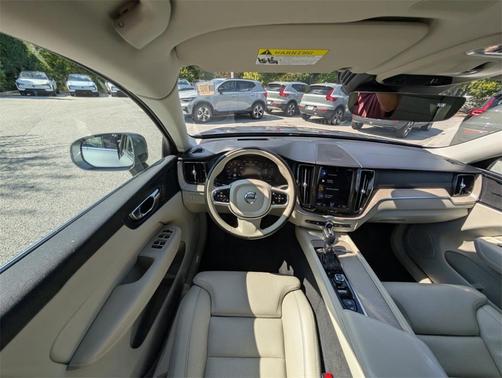 2021 Volvo XC60 T5 Inscription