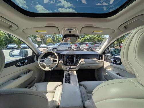 2021 Volvo XC60 T5 Inscription