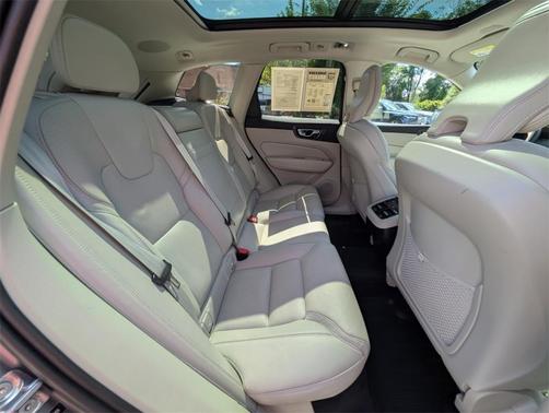 2021 Volvo XC60 T5 Inscription