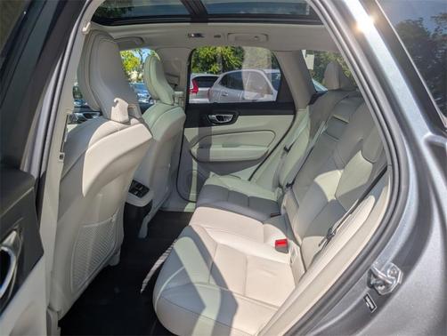 2021 Volvo XC60 T5 Inscription