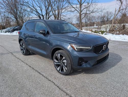 2026 Volvo XC40 B5 Ultra