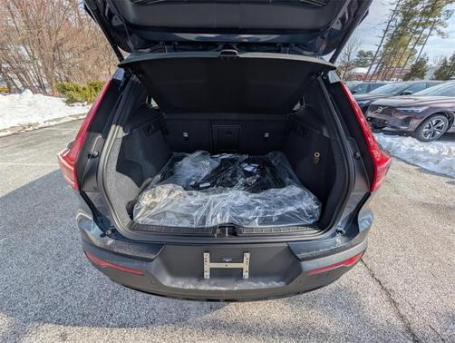 2026 Volvo XC40 B5 Ultra