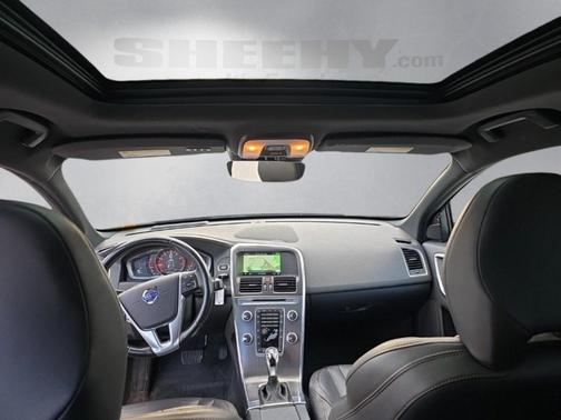 2016 Volvo XC60 T6 Drive-E Platinum