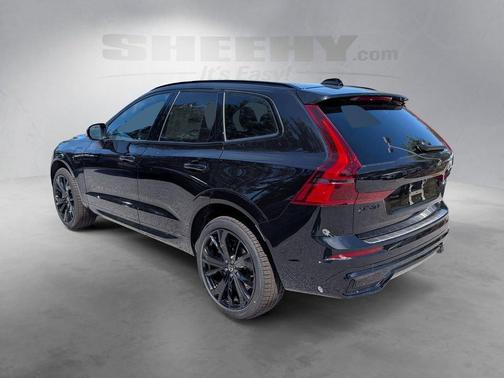 Onyx Black Metallic 2026 Volvo XC60 Plug-In Hybrid T8 Ultra Black Edition