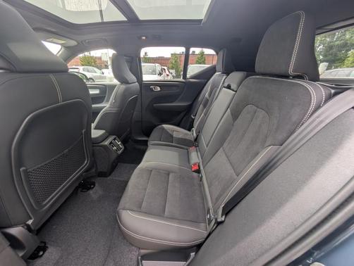 Denim Blue 2026 Volvo XC40 B5 Ultra Black Edition