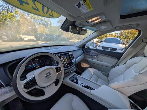 2024 Volvo XC90 Recharge Plug-In Hybrid T8 Plus Bright Theme 7 Passenger