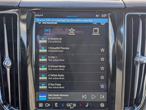 2023 Volvo XC60 B6 Ultimate Dark Theme