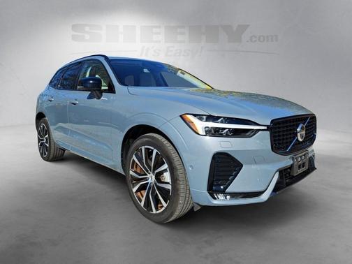 2023 Volvo XC60 B6 Ultimate Dark Theme