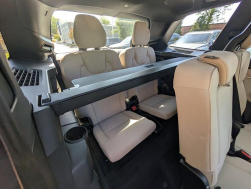 Bright 2026 Volvo XC90 Plug-In Hybrid T8 Plus 7-Seater