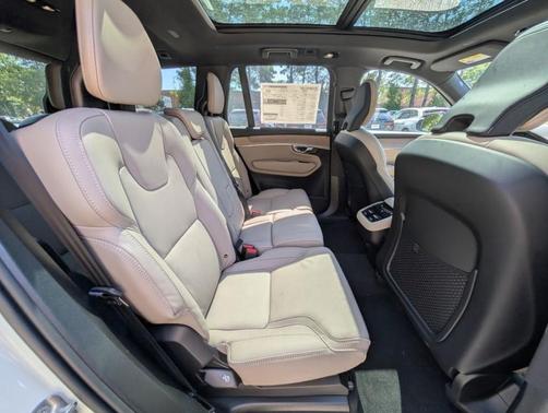 Crystal White Pearl 2026 Volvo XC90 B6 Ultra Dark Theme 7-Seater