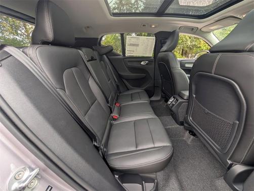 2026 Volvo XC40 B5 Plus