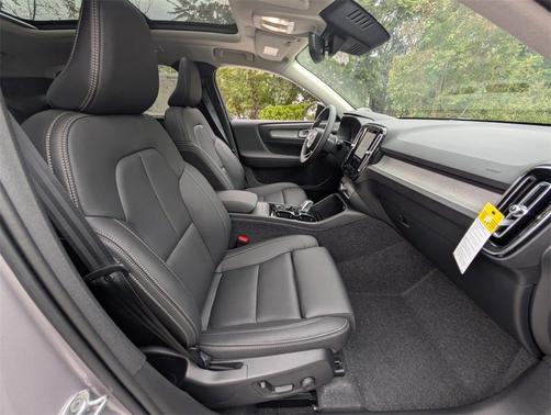 2026 Volvo XC40 B5 Plus