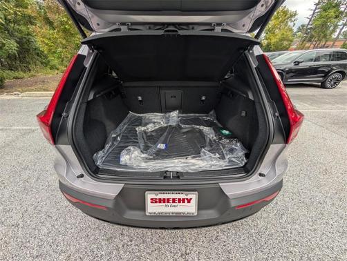 2026 Volvo XC40 B5 Plus