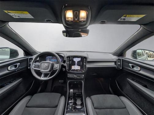 2025 Volvo XC40 B5 Plus Dark Theme