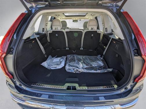 2025 Volvo XC90 B6 Core