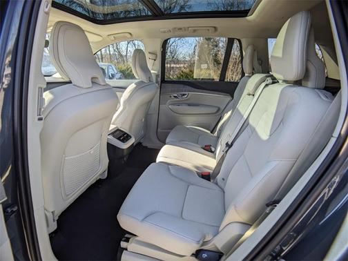 2025 Volvo XC90 B6 Core
