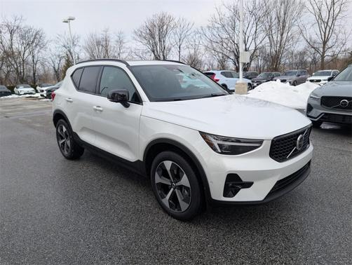 2026 Volvo XC40 B5 Plus