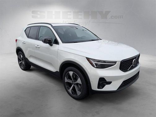 2026 Volvo XC40 B5 Plus