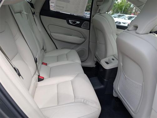 2026 Volvo XC60 Plug-In Hybrid T8 Ultra