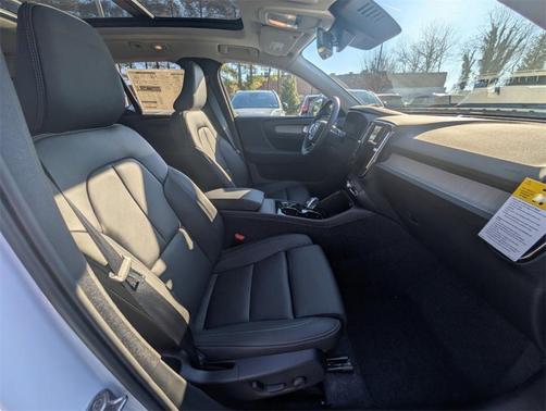 2026 Volvo XC40 B5 Plus