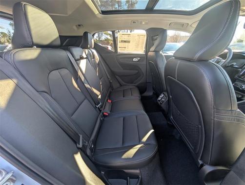 2026 Volvo XC40 B5 Plus