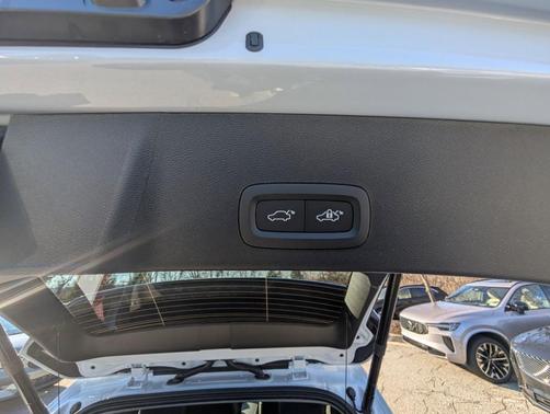 Cloud 9 White 2026 Volvo XC40 B5 Plus