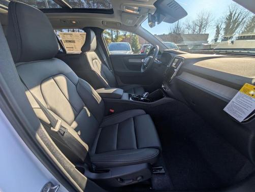 Cloud 9 White 2026 Volvo XC40 B5 Plus