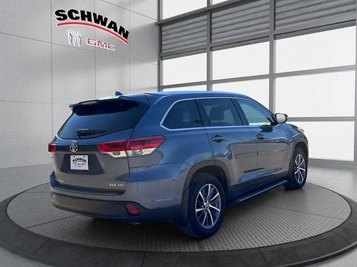 Shoreline Blue Pearl 2019 Toyota Highlander XLE