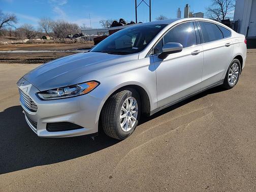 2016 Ford Fusion S