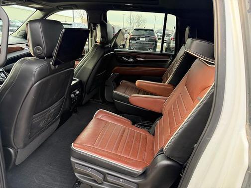 2023 GMC Yukon XL Denali Ultimate