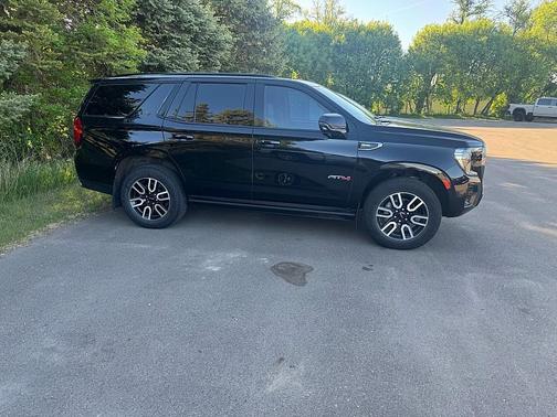 Onyx Black 2024 GMC Yukon 4WD AT4