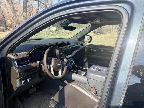 Hunter Metallic 2021 GMC Yukon XL Denali