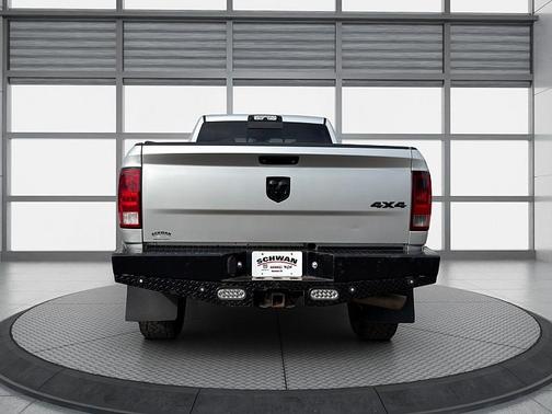 Bright Silver Metallic Clearcoat 2018 RAM 3500 Big Horn Crew Cab 4x4 8' Box
