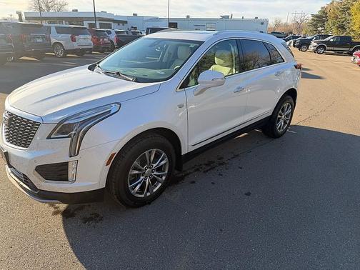 2022 Cadillac XT5 Premium Luxury