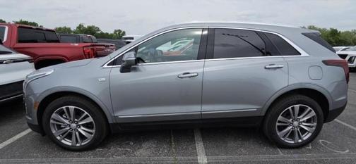 argent silver 2025 Cadillac XT5 Premium Luxury