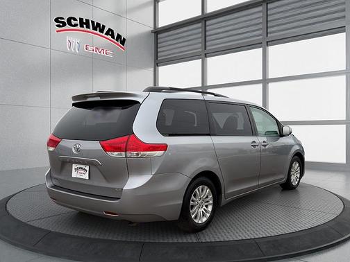 2014 Toyota Sienna XLE