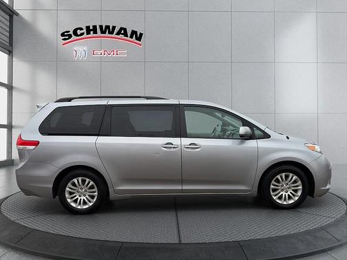 2014 Toyota Sienna XLE