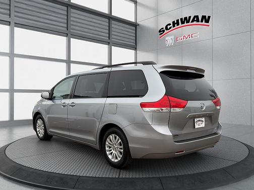 2014 Toyota Sienna XLE