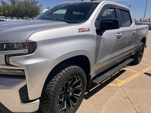 Silver Ice Metallic 2019 Chevrolet Silverado 1500 RST