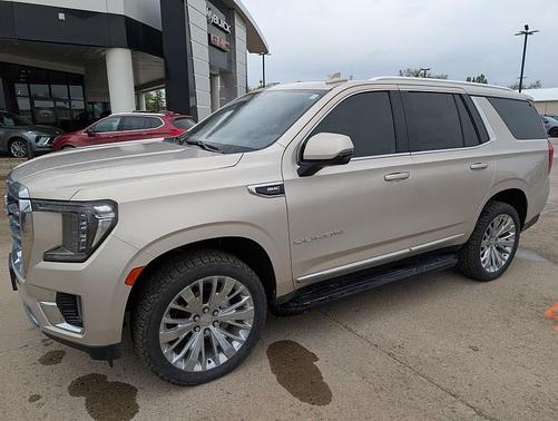 Pearl Beige Metallic 2021 GMC Yukon SLT