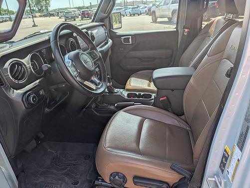 Earl Clearcoat 2023 Jeep Wrangler 4-Door Sahara 4x4