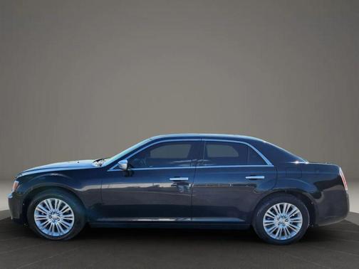 2013 Chrysler 300C Luxury Series