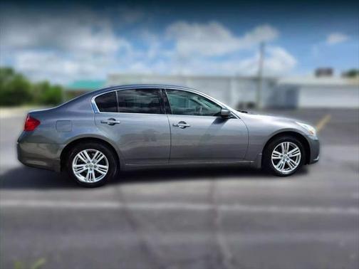 2011 INFINITI G37x Base