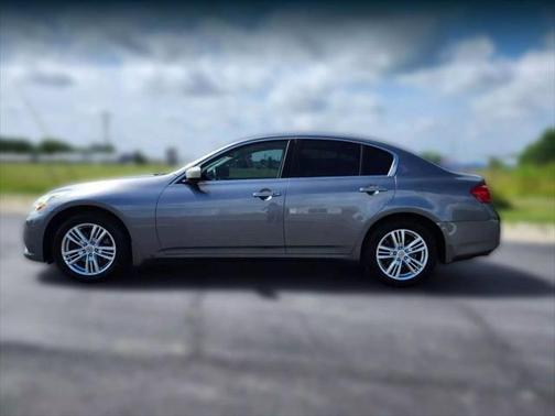 2011 INFINITI G37x Base